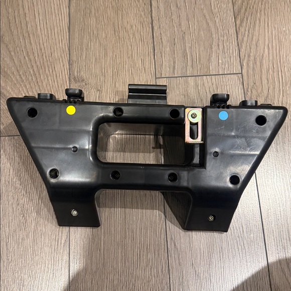 Diono rear facing base - Picture 2 of 3